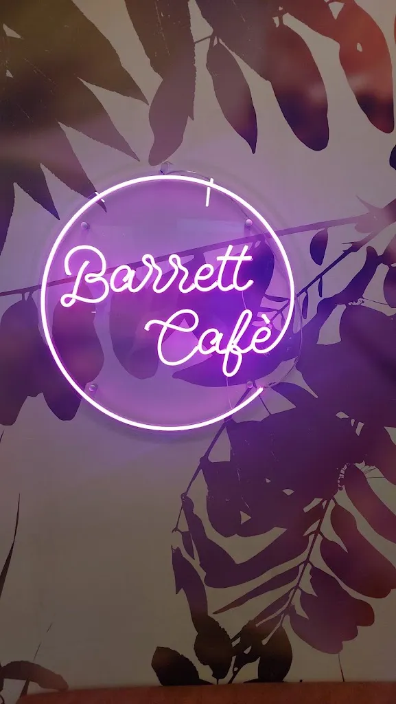 Colin Letizia_Barrett Cafe' & Restaurant_Bussi sul Tirino_review