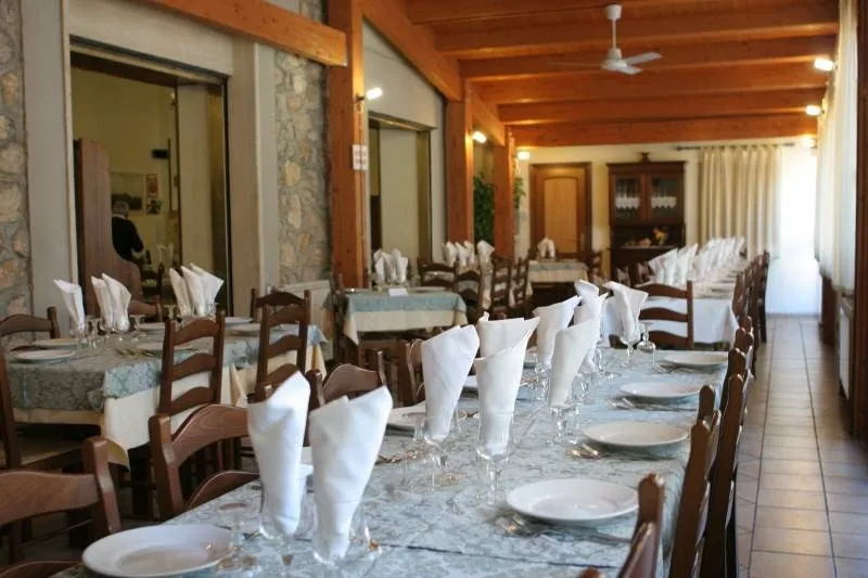 Dario e Giuseppina Trattoria - bar restaurant in Rocca di Cave