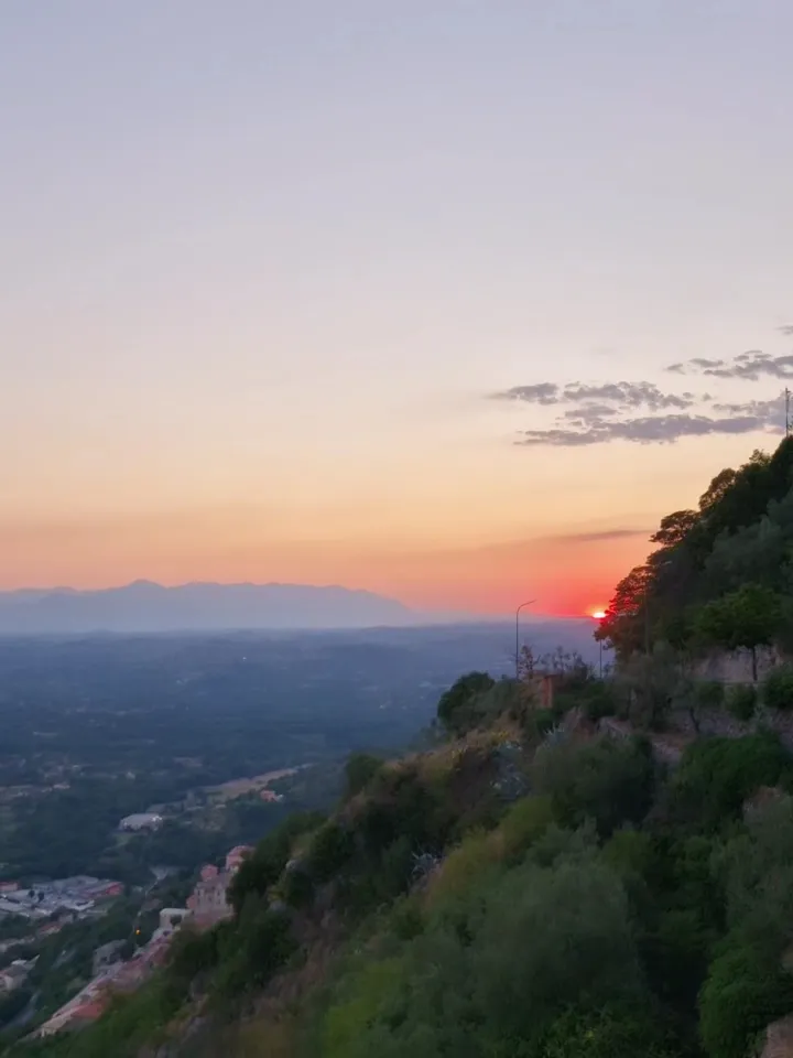 Vanessa Patrizi_L' ANGOLO E LA LUNA_Rocca d'Arce_review