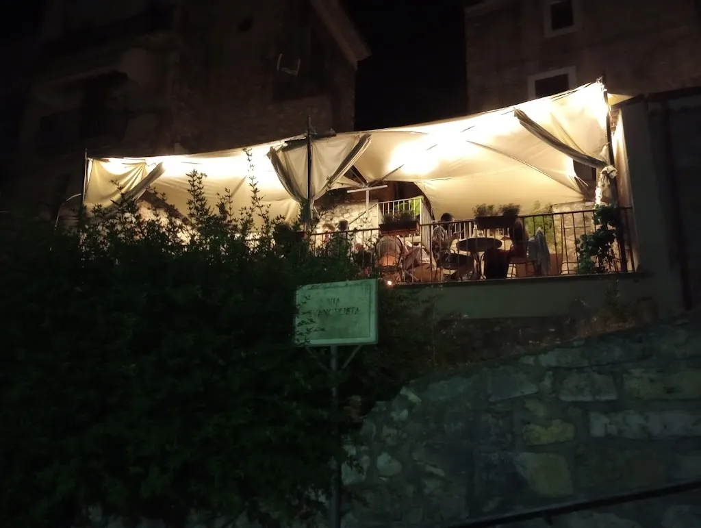 Clara Folcarelli_Il Caveau_Roccasecca_review