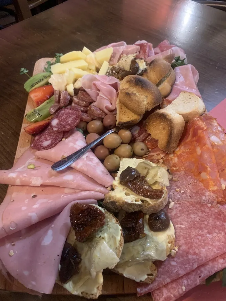 Pizzeria Antico Granaio restaurant in Roccagorga