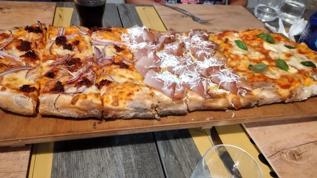 Cinzia Floris_Pizza Re_Roviano_review