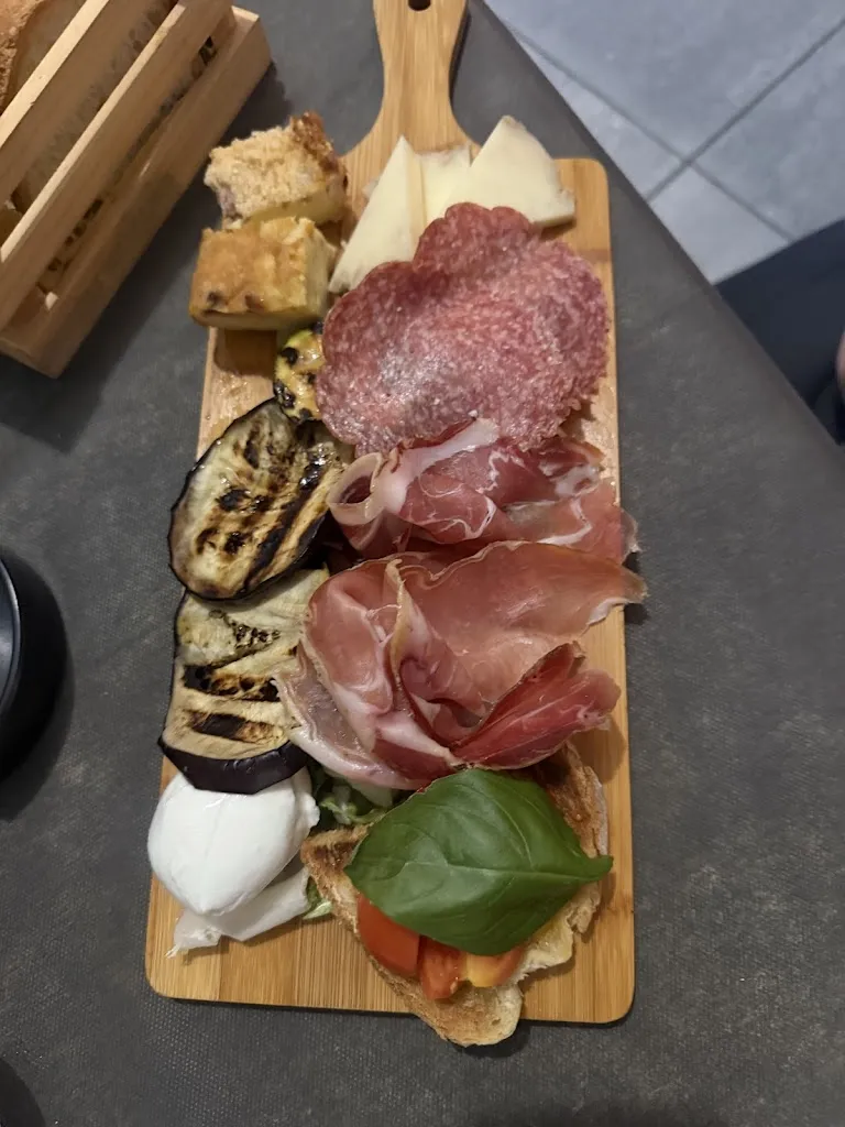 Luke Boyer_OSTERIA NOSTRANA KM 0_Sabaudia_review