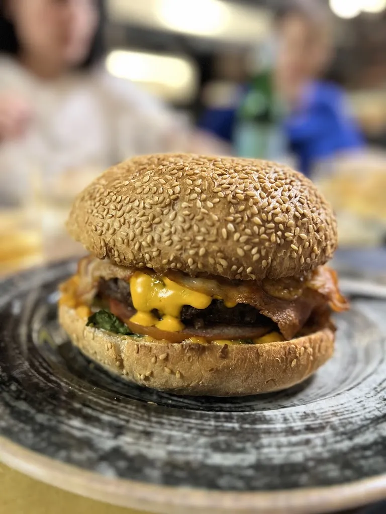 Jared Rentz_DECO Cafè Risto Pub_Sabaudia_review