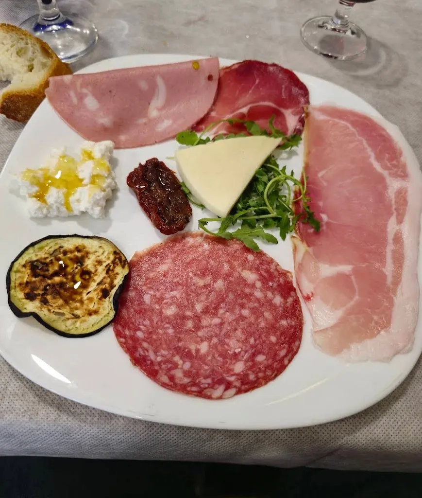 Ristorante Pinseria La locanda_San Gregorio da Sassola_slider_image_3