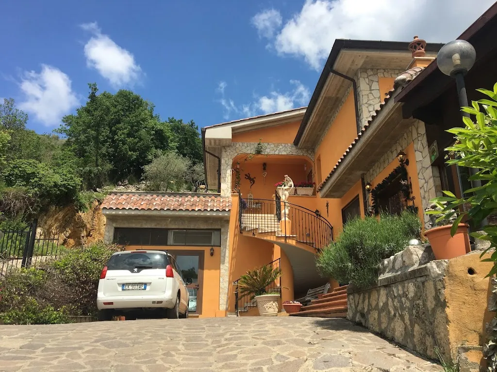 Agriturismo L'Alberata restaurant in San Gregorio da Sassola