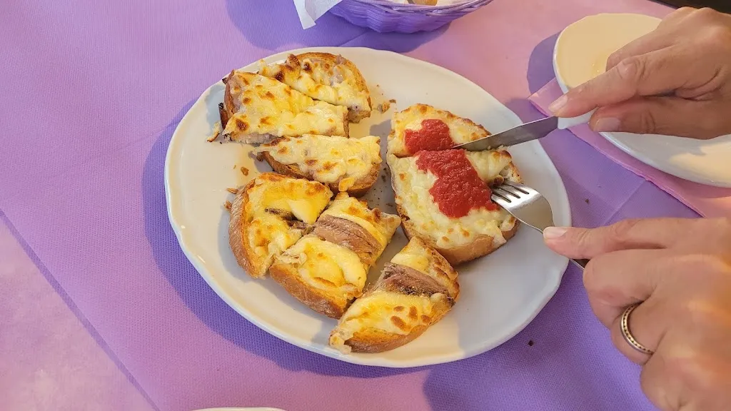 Ristorante la Palombara restaurant in San Lorenzo Nuovo