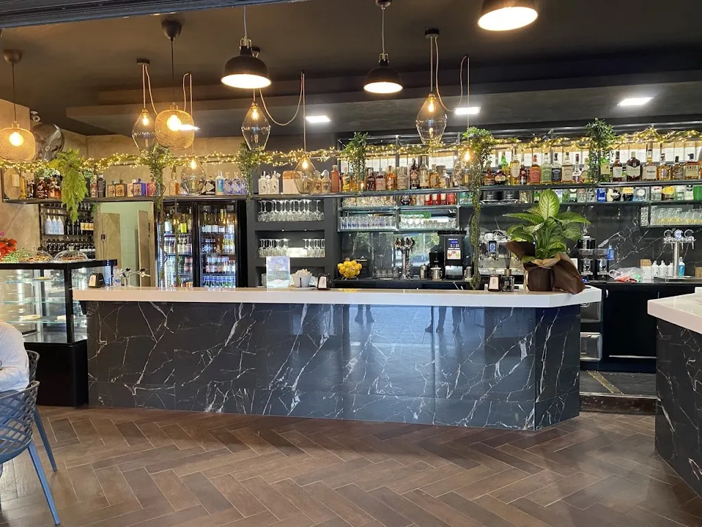 Delirium Wine Bar restaurant in San Vittore del Lazio