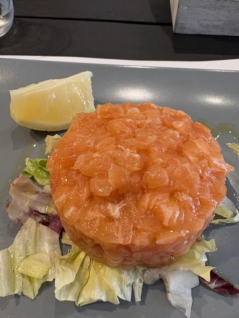 Simona Zoo Angeletti_Fish eat_San Felice Circeo_review