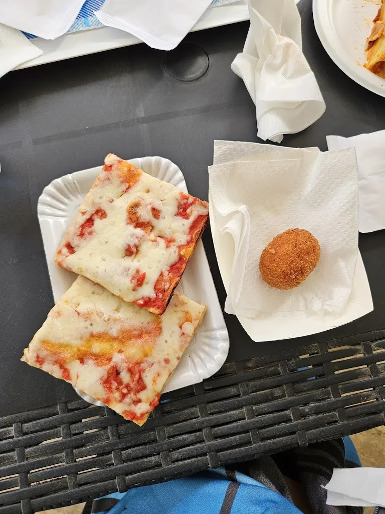 Pizzeria Chez Louis restaurant in San Felice Circeo