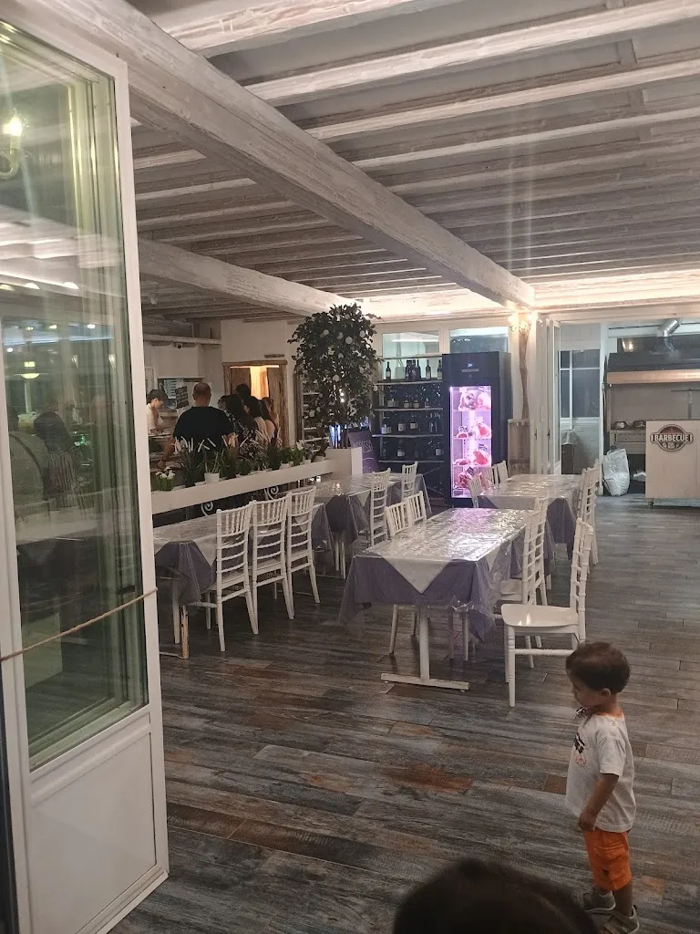 francesco corso_Zio Emilio Tavola Calda - Friggitoria - Pizza al Metro_San Felice Circeo_review