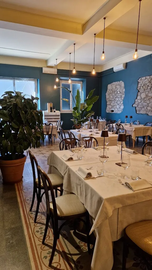 Osteria al 12 restaurant in Santa Rufina