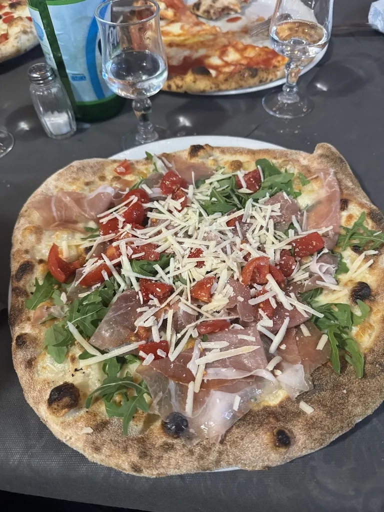 Malibu' Pizzeria And Restaurant_Santi Cosma e Damiano_slider_image_2