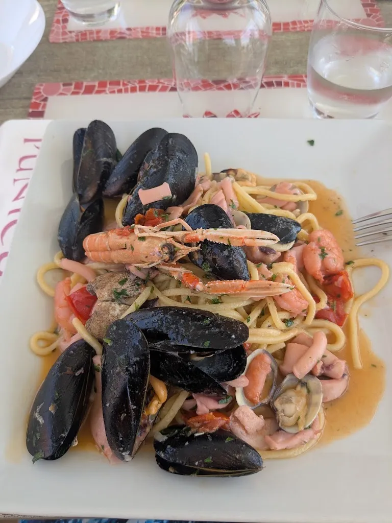 Tajana Hevesi Vašinová_Punicum_Santa Marinella_review