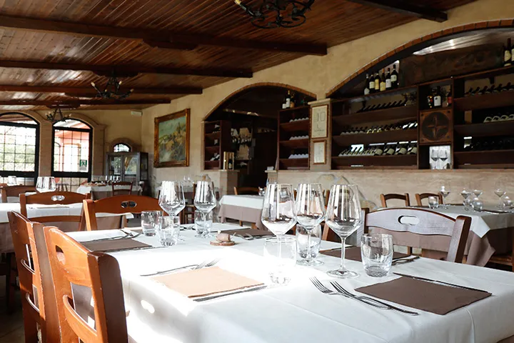 Hosteria La Botte restaurant in Sermoneta