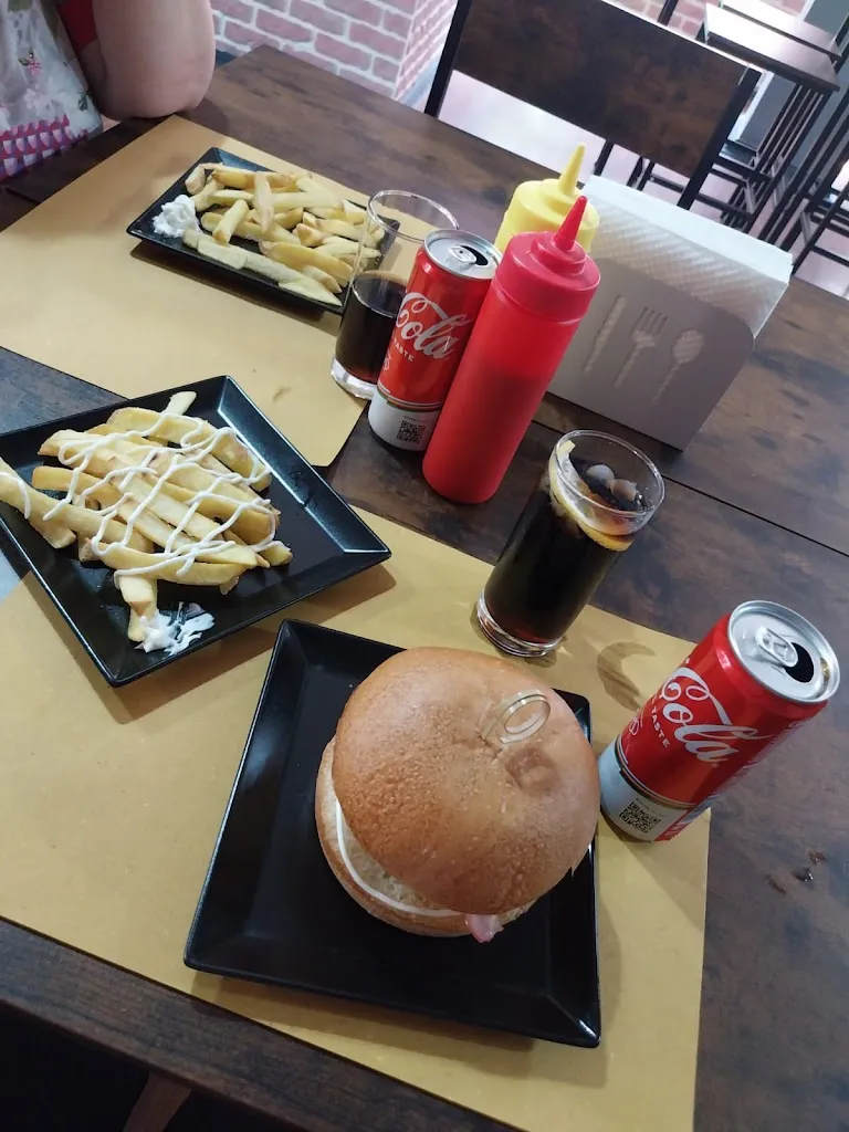 Stella Palombi_Bite&Chill Hamburgeria Sezze - Ristorante Hamburger_Sezze_review