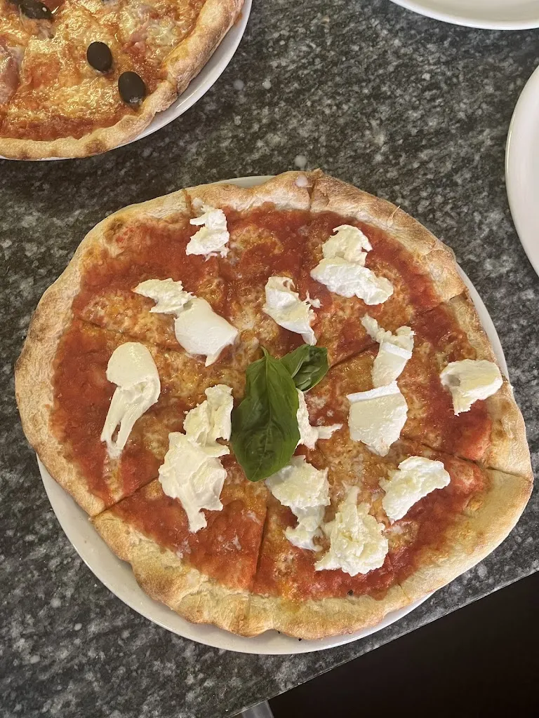 Un Girotondo di Pizza_Cogne_slider_image_2