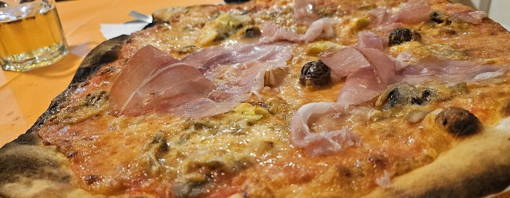 Come Una Volta Pizzeria restaurant in Sezze