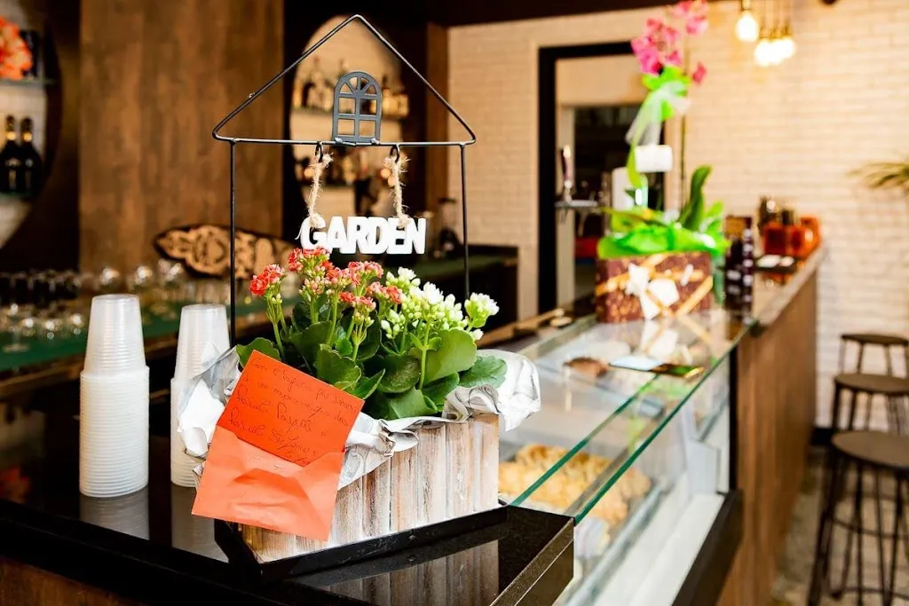 Elisir Cocktail Bar restaurant in Strangolagalli