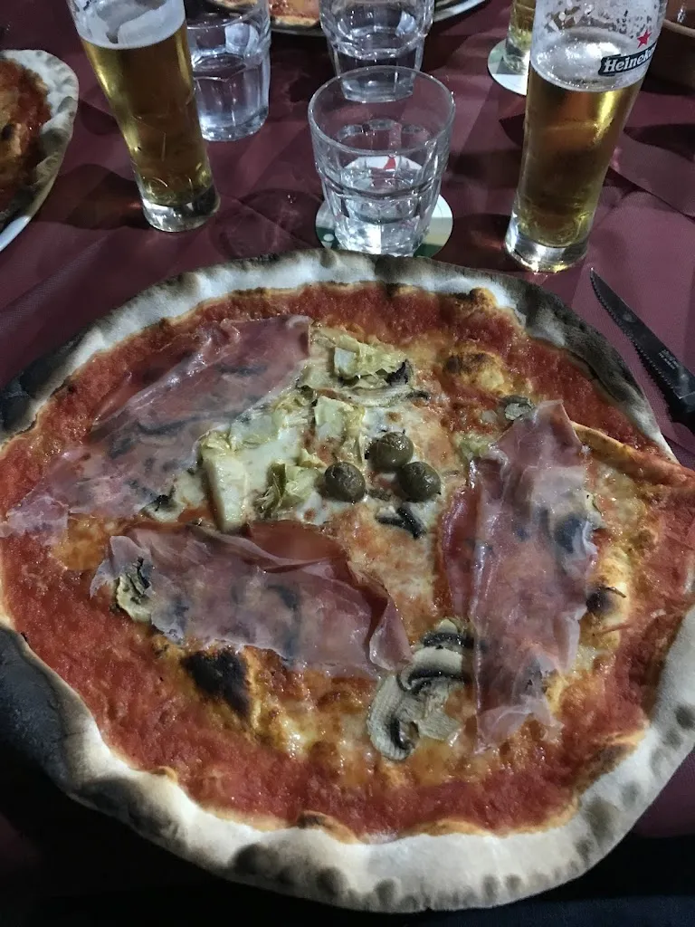 Sporting Club La Selvotta Srl restaurant in Supino