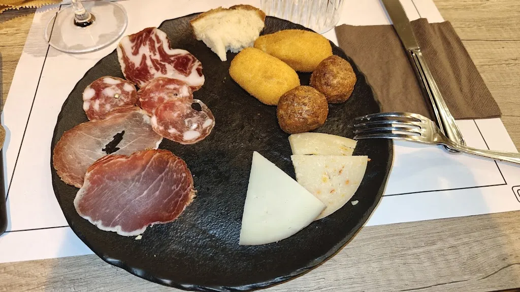 Alessio Liuzzi_IL SIMPOSIO - Città Vecchia -_Tarano_review