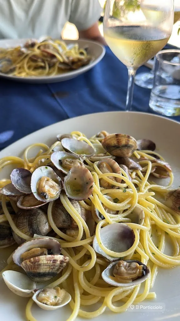 Hugo Wacogne_Restaurant Il Porticciolo_Sperlonga_review