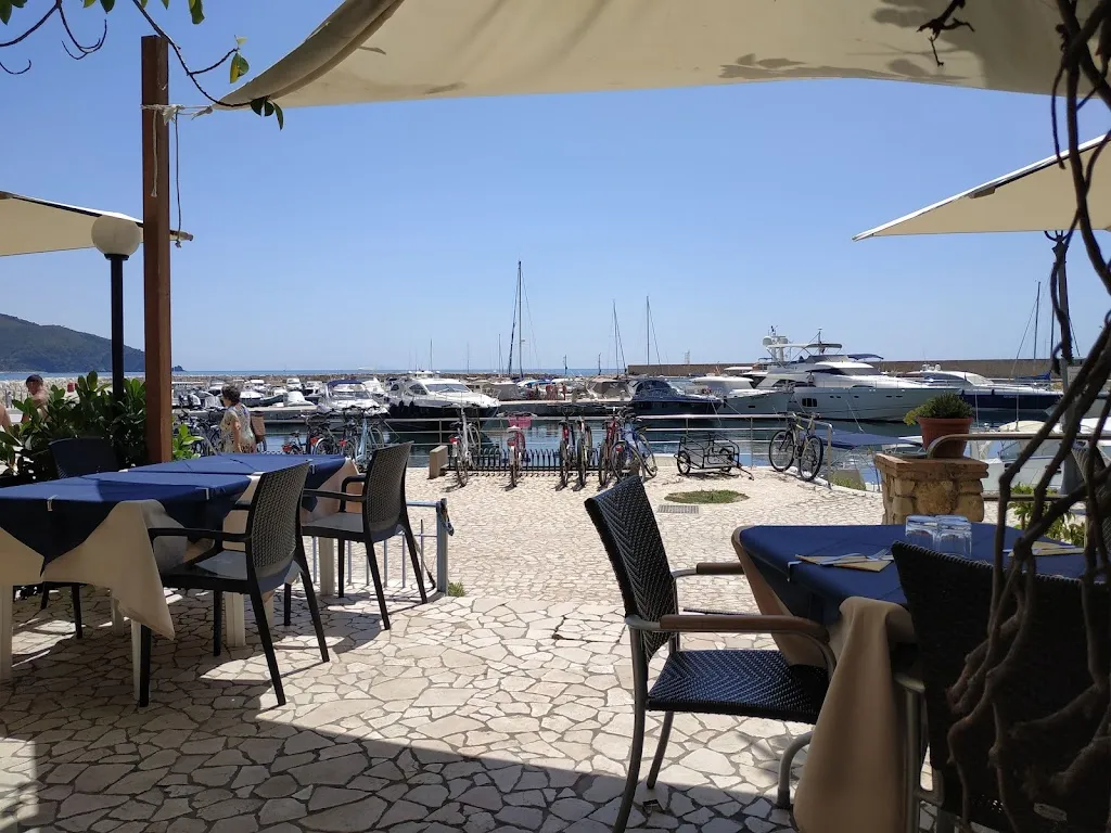 Restaurant Il Porticciolo_Sperlonga_slider_image_1