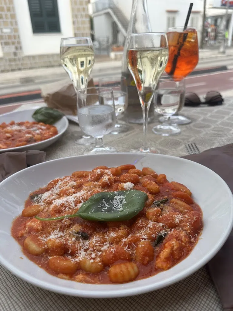 Caitlin McCarthy_Ristorante Pizzeria Tropical_Sperlonga_recensione