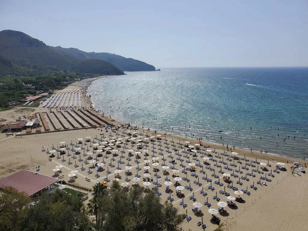 Stephen E Robinson Jr_Lido Grotta dei Delfini_Sperlonga_review