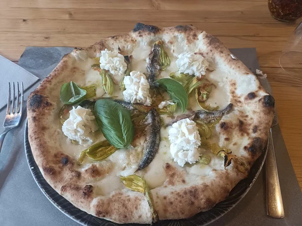 Pizzeria Lago Lungo Da Michele restaurant in Sperlonga