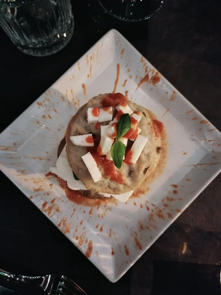 Emiliano De Santis_JinTo Bistrot & EnoGintoneria_Sutri_review