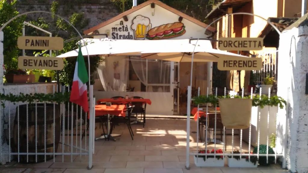 A metà strada restaurant in Sutri