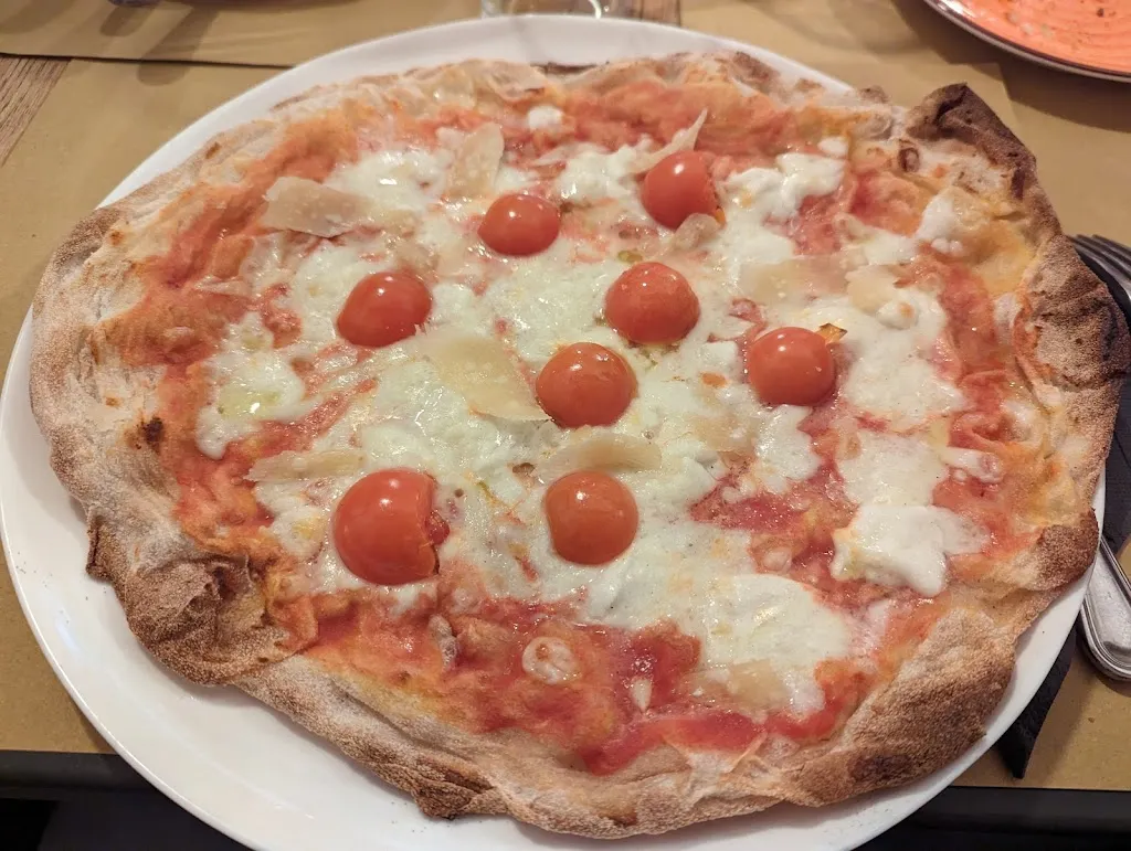 Pizzeria La fermata di Nina_Sutri_slider_image_2