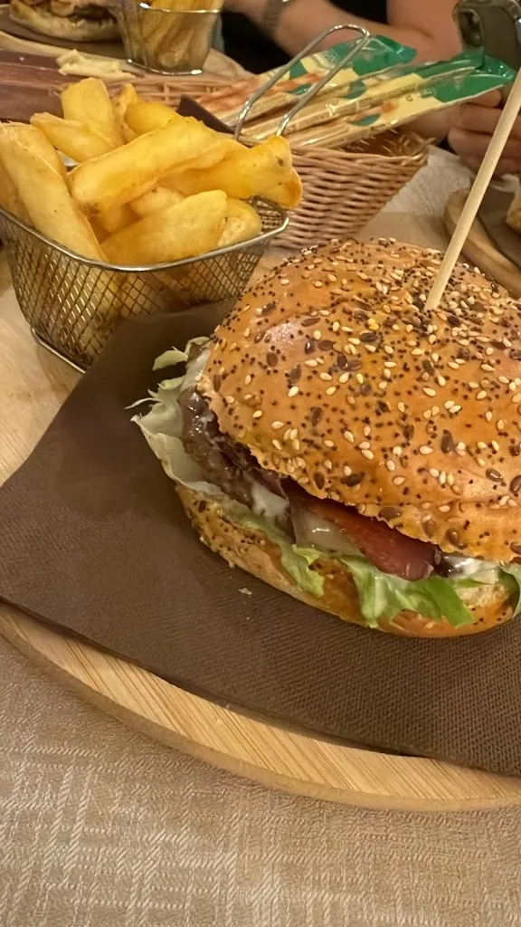 Enio_Ristorante Hamburgeria a km0 Mon Bijou_Donnas_recensione