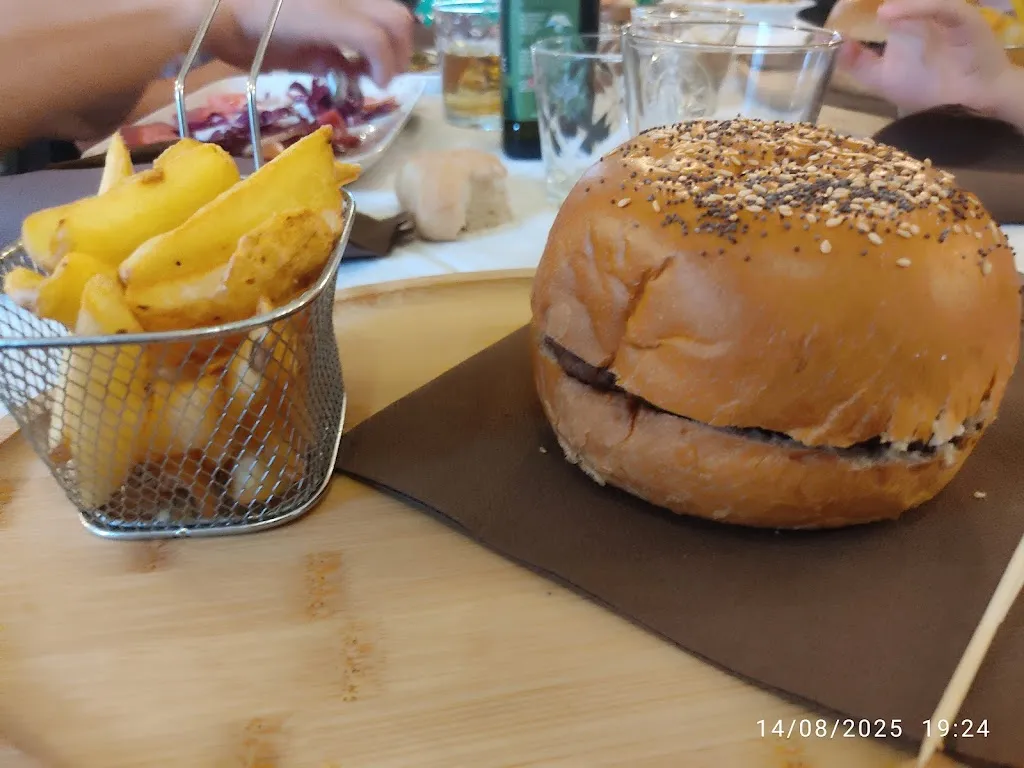 Barbara Chiarello_Ristorante Hamburgeria a km0 Mon Bijou_Donnas_recensione