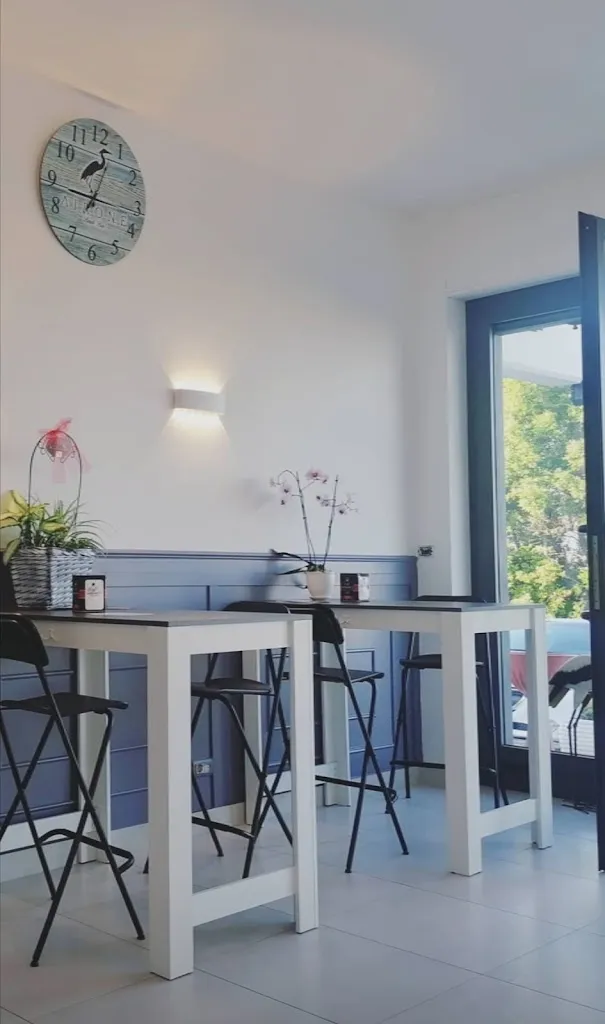 Airone Lunch Bar restaurant in Tor Lupara