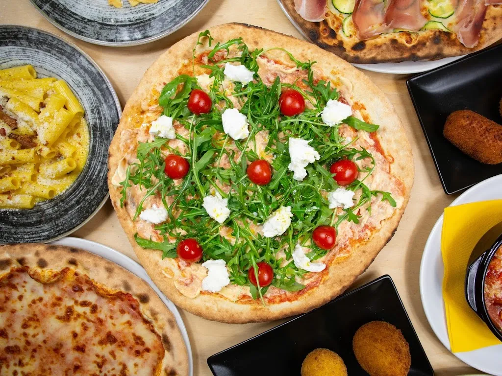 Ristorante Pizzeria Donna Rosa_Tor Lupara_slider_image_3