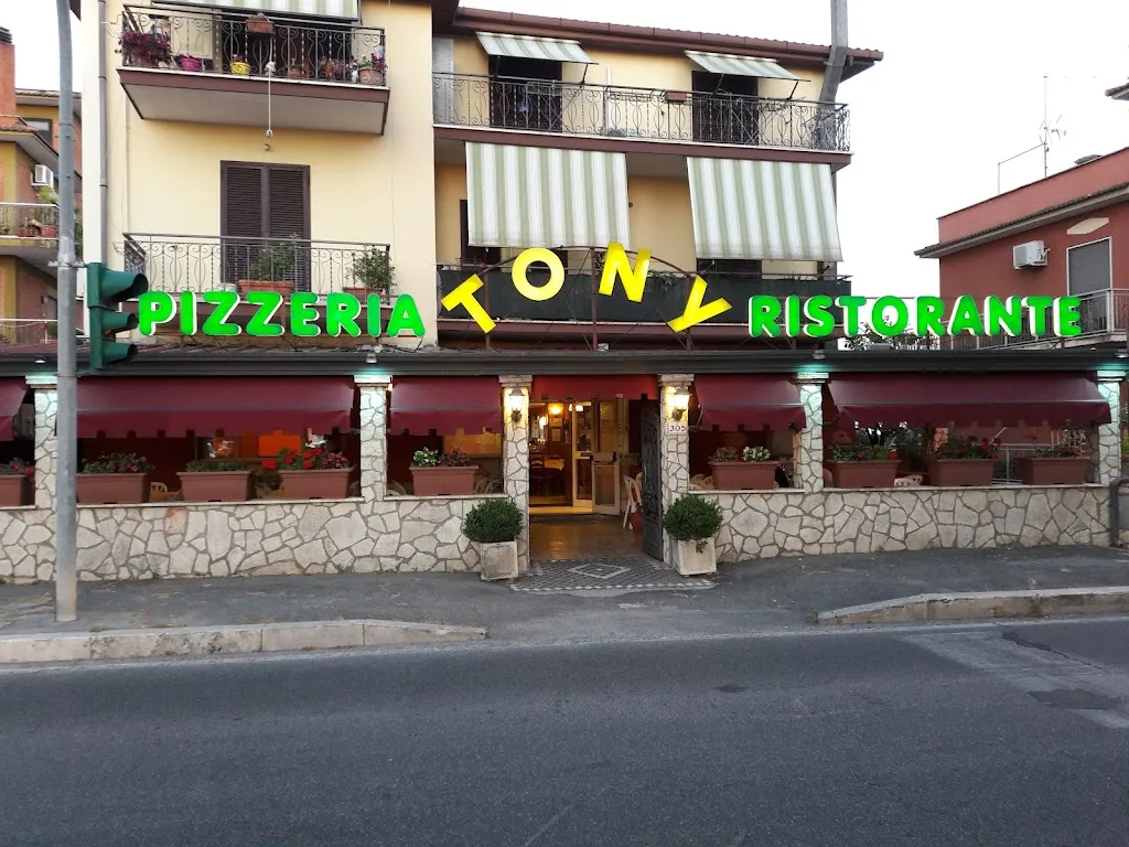 Tony Ristorante Pizzeria restaurant in Tor Lupara