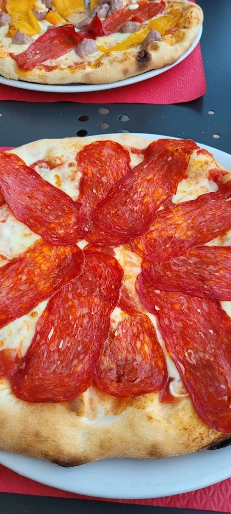 Roswitha_Centro sportivo del comune di Doues_Doues_review