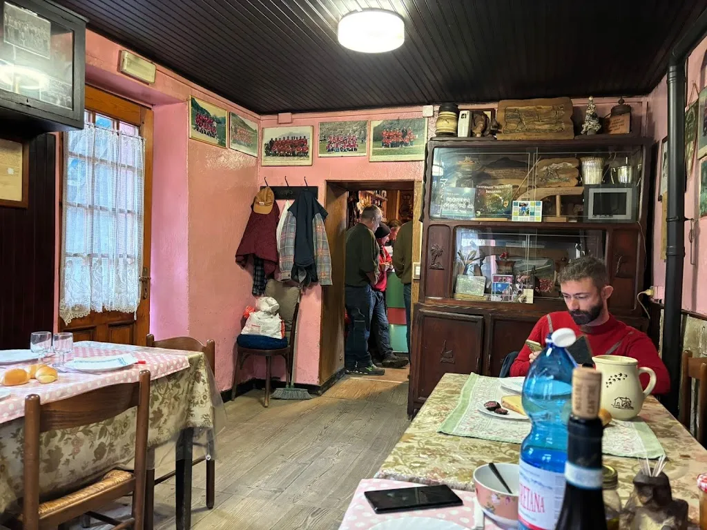 Novallet Thuegaz Anna Maria restaurant in Emarese