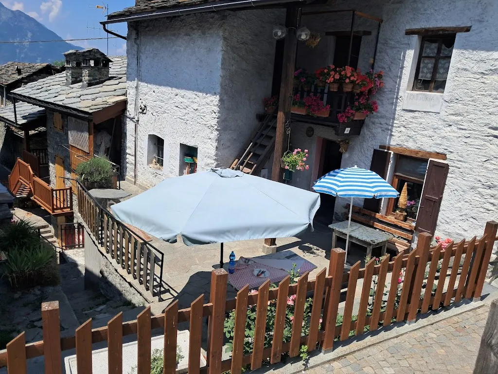 Novallet Thuegaz Anna Maria_Emarese_slider_image_3