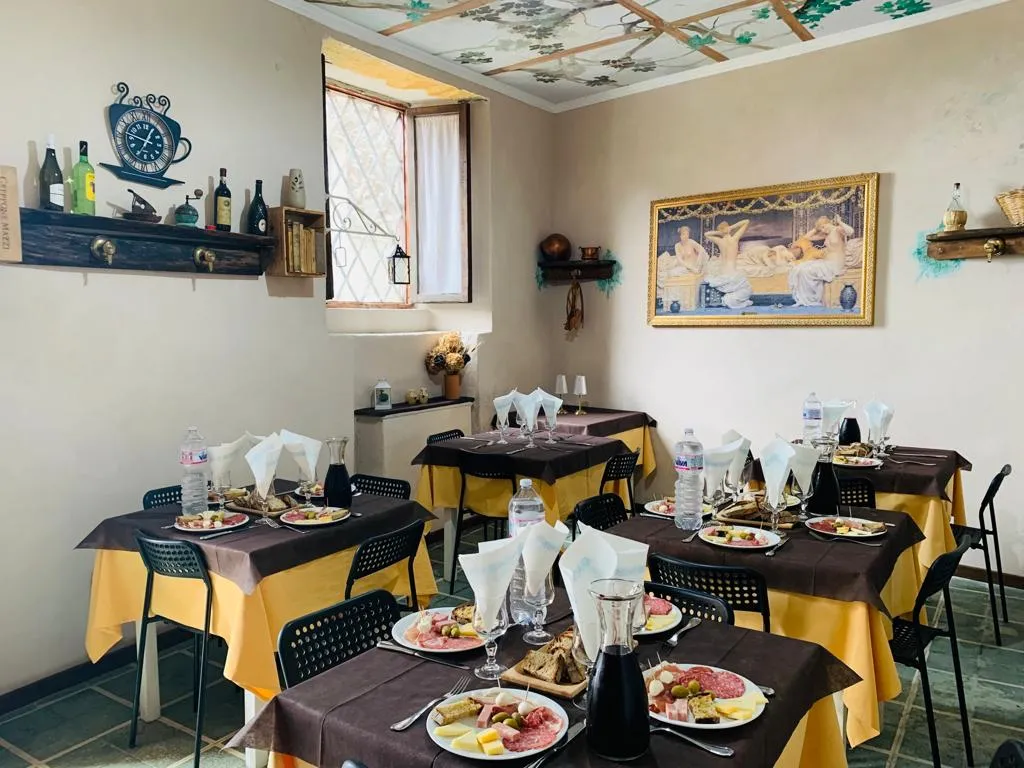 Caffè e Locanda Belvedere Trivigliano restaurant in Trivigliano