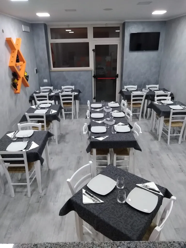 Fantasia Di Pizza restaurant in Valentano