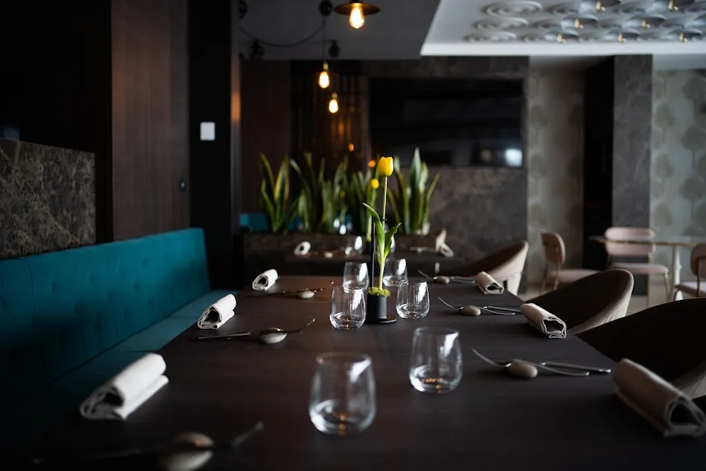 PETRAVIVA restaurant in Vallecorsa