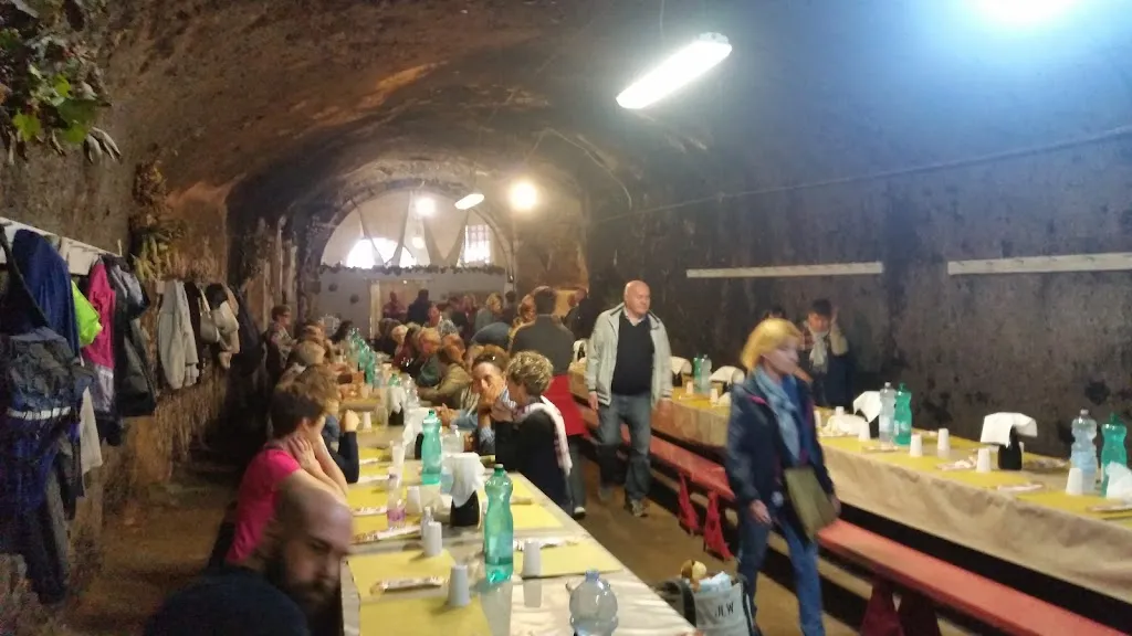 Cantina Amici della castagna restaurant in Vallerano