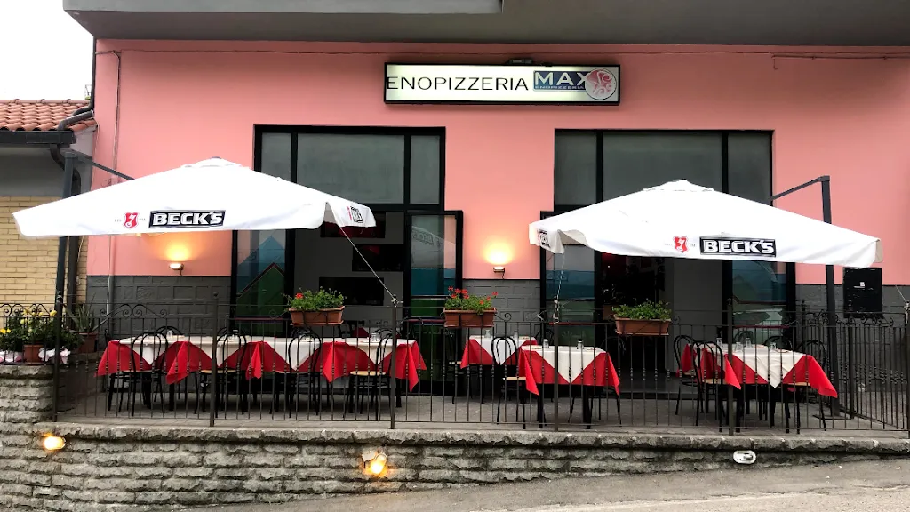 Max Enopizzeria restaurant in Vallerano