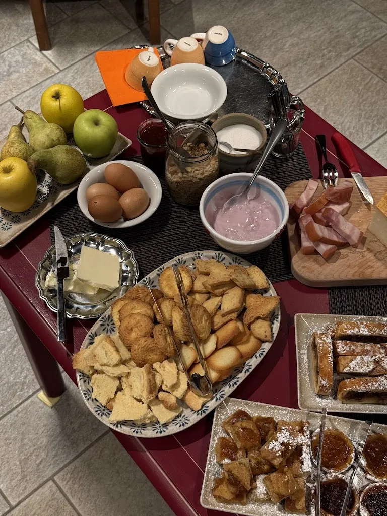 Nestor Nikoliuk_Le Foyer de Grand-mère_Fénis_review