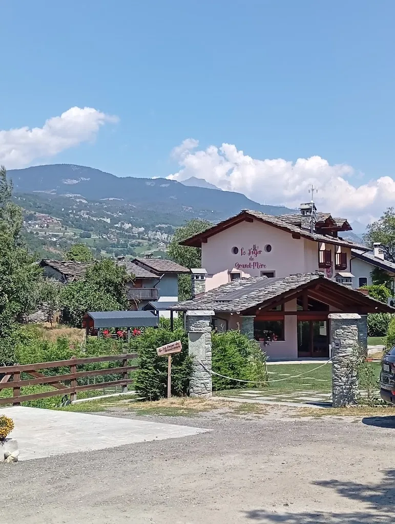 Nadia Ferrario_Le Foyer de Grand-mère_Fénis_review