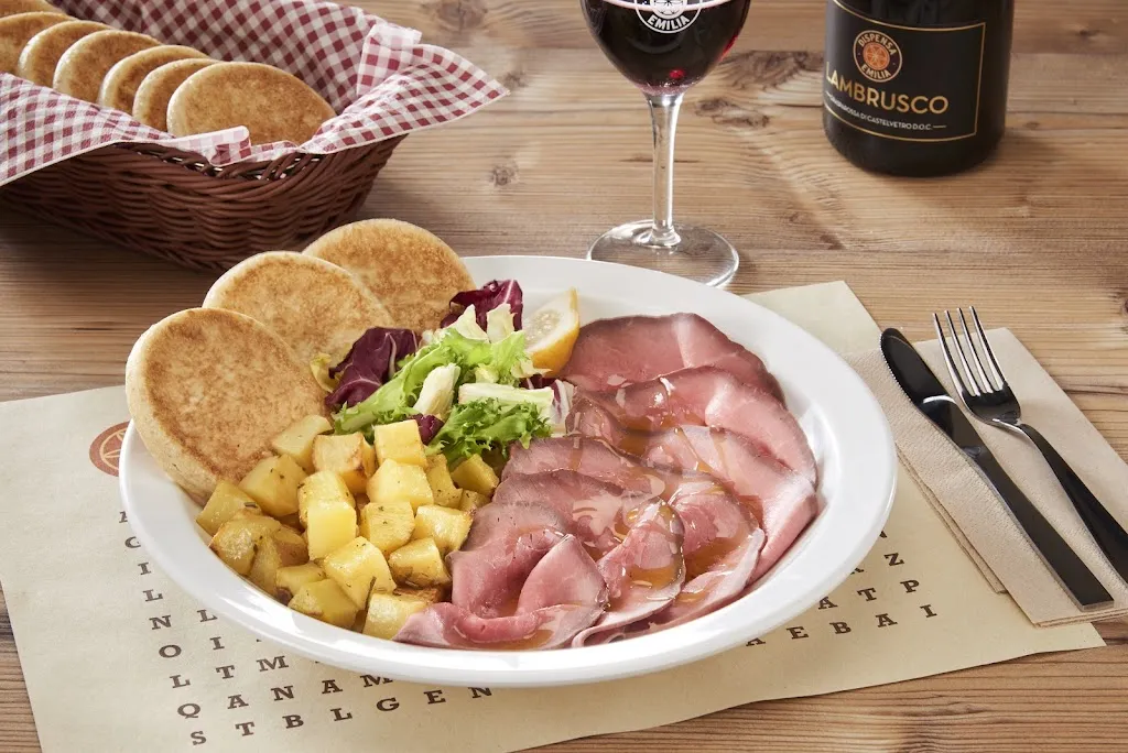 Dispensa Emilia Valmontone Outlet restaurant in Valmontone