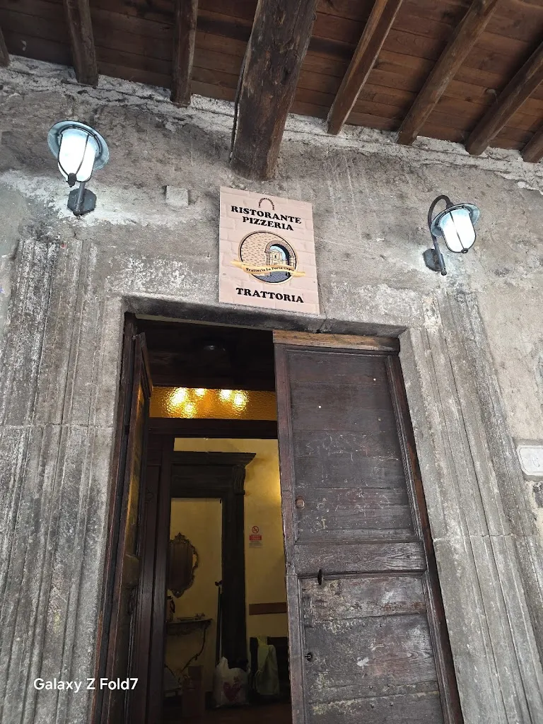 Trattoria Ristorante Pizzeria "La Porta Capo" restaurant in Vicovaro